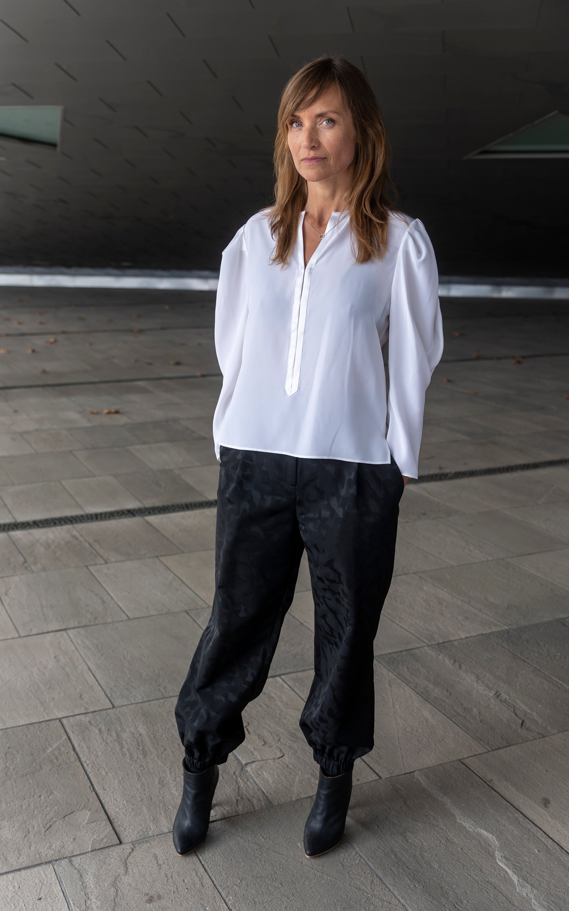 Agnes is our beautiful sporty camouflage trousers, mathched with our white Albreilla top - front.